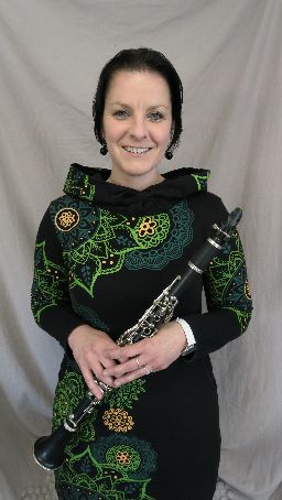 <b> Barbora Pospíšilová DiS.</b><br>klarinet, saxofon